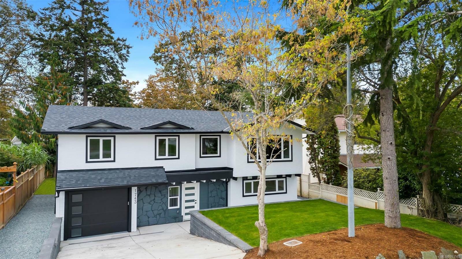 Property Photo: 1743 San Juan Ave BC V8N 4T7