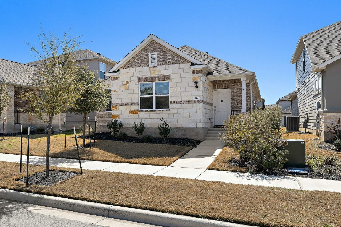 Property Photo: 106 Gracie Way TX 78634