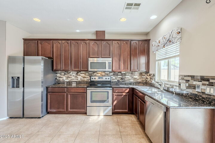 Property Photo: 13083 N 87th Drive AZ 85381