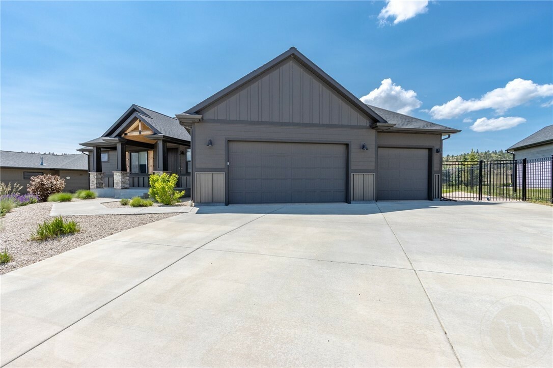 Property Photo: 4220 Creekwood Drive MT 59106