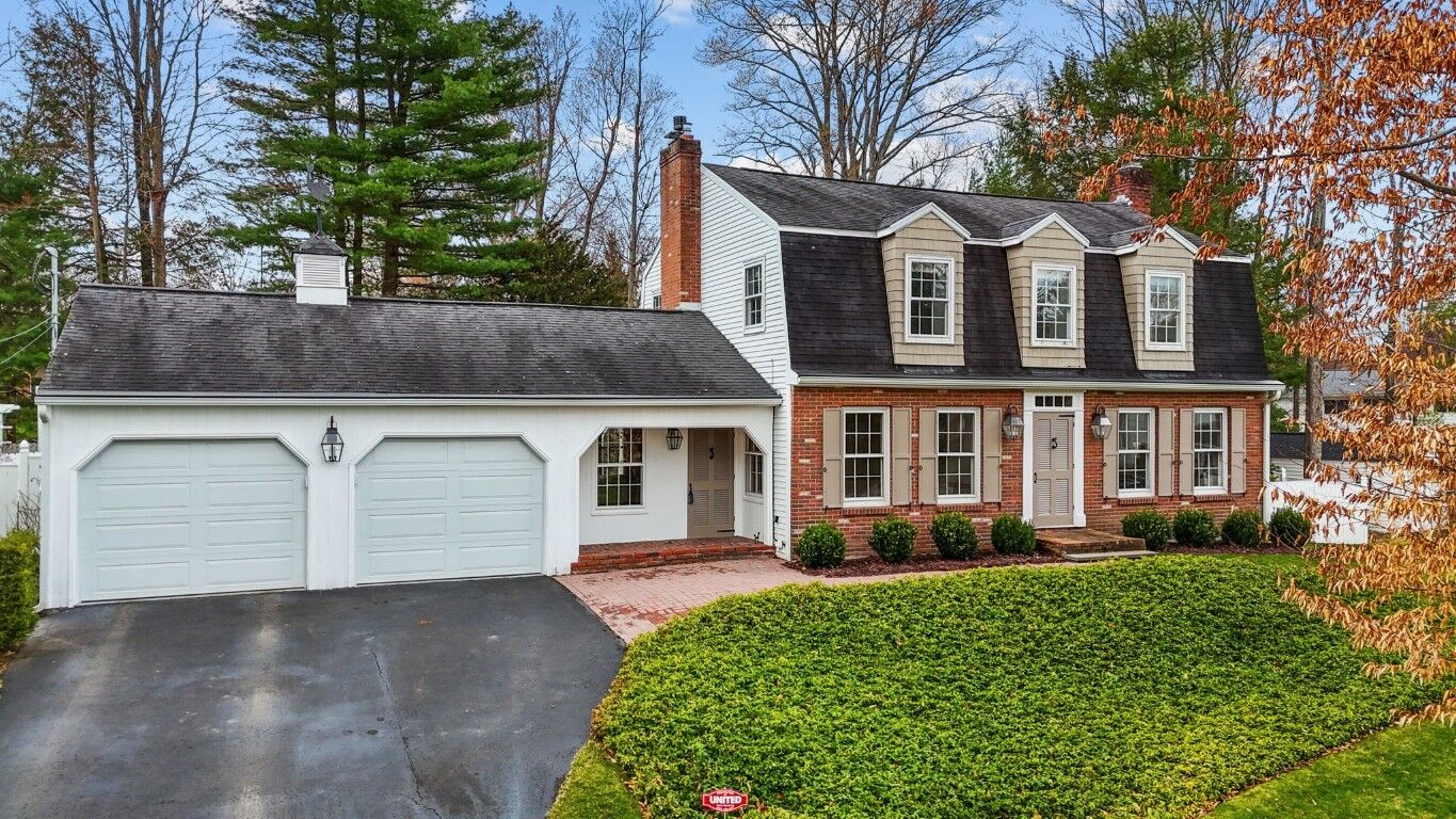 Property Photo:  1009 Knoll Drive  NY 13760 