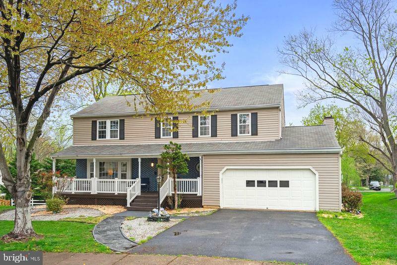 Property Photo: 6101 Mantlepiece Court VA 22015