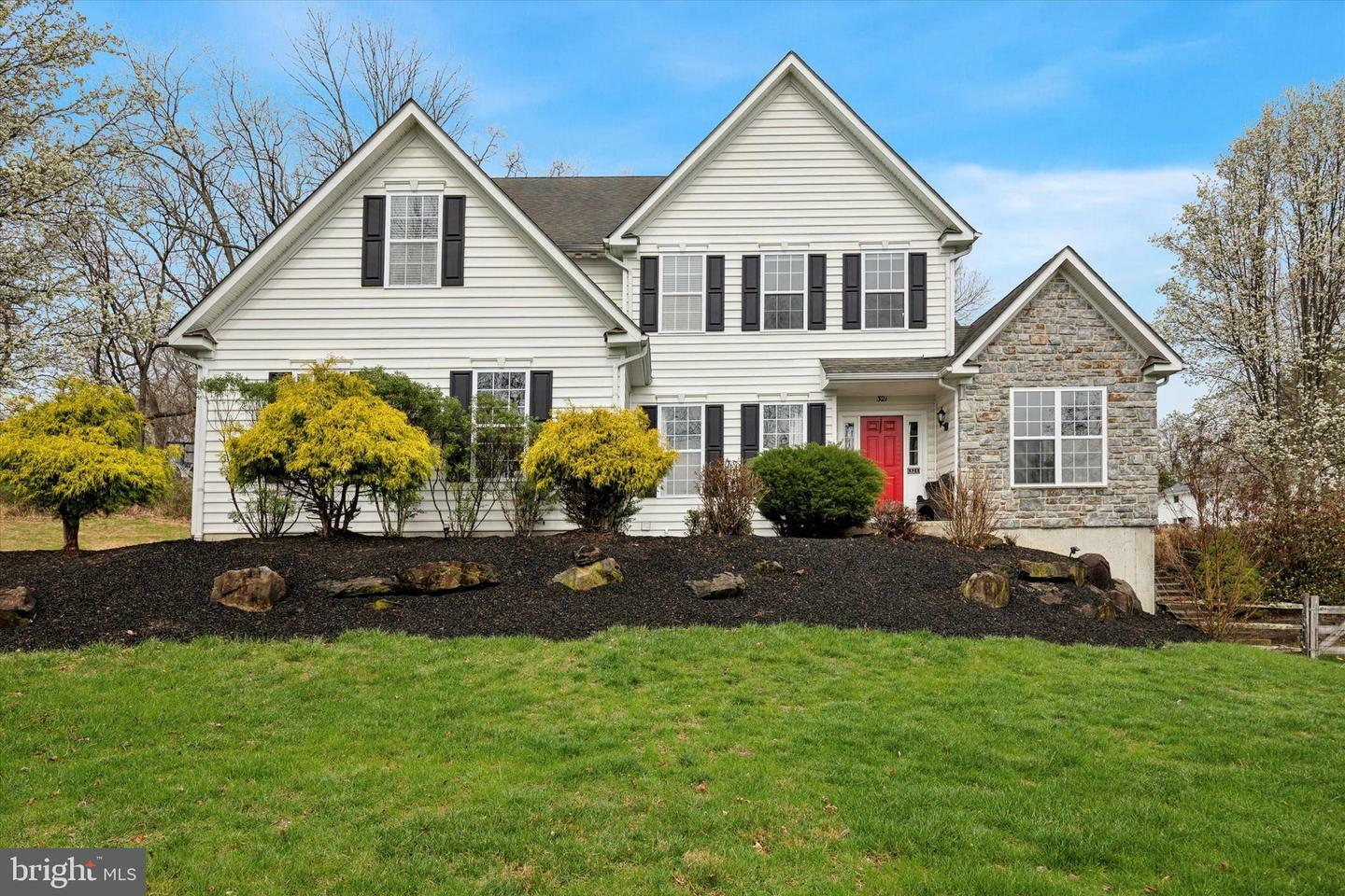 Property Photo: 321 Lenni Road PA 19063