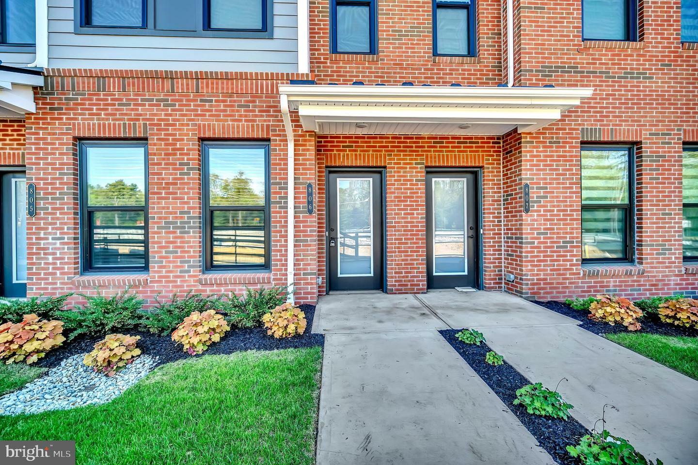 Property Photo: 806 Shay Ct NJ 08550