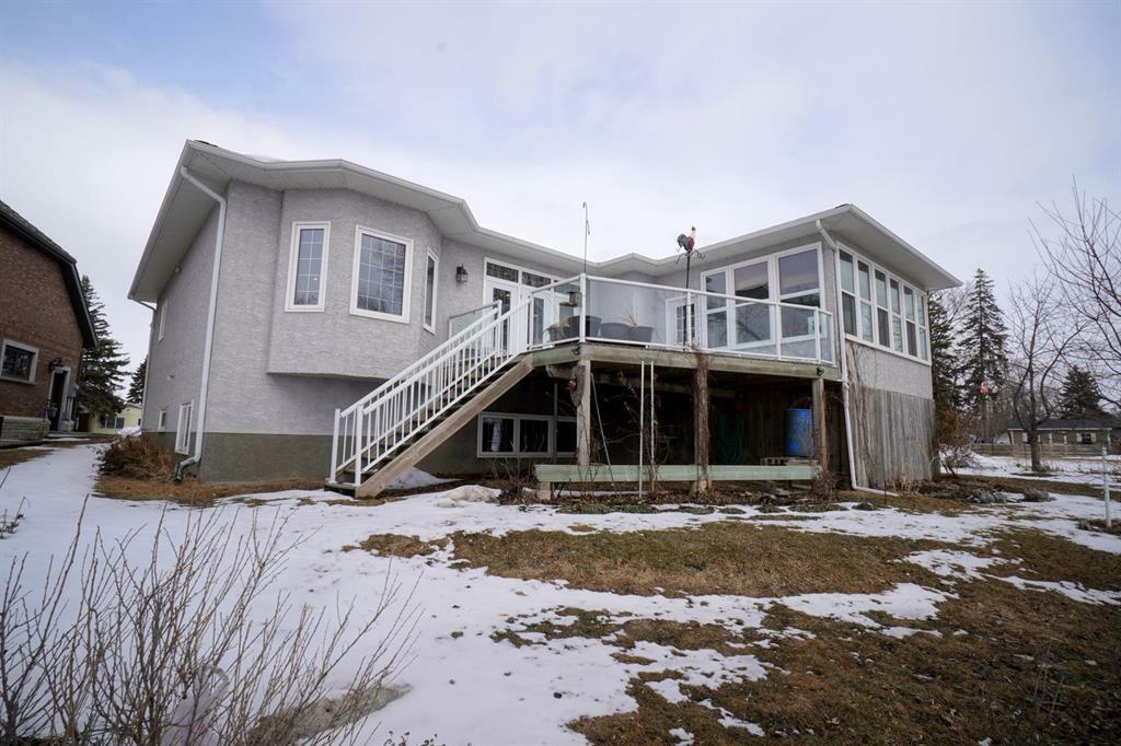 Property Photo: 13 Lions Memorial Place MB R1N 3Z1
