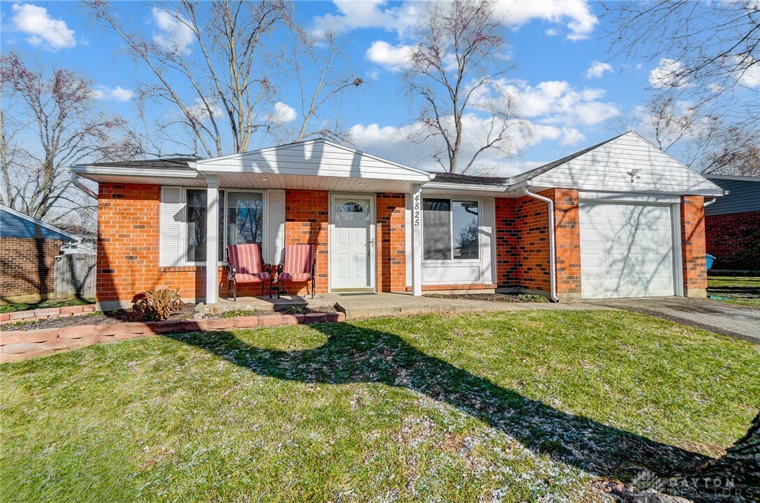 Property Photo: 4825 Flagstone Court OH 45424