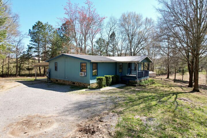 Property Photo: 320 Oak View Lane TN 37321