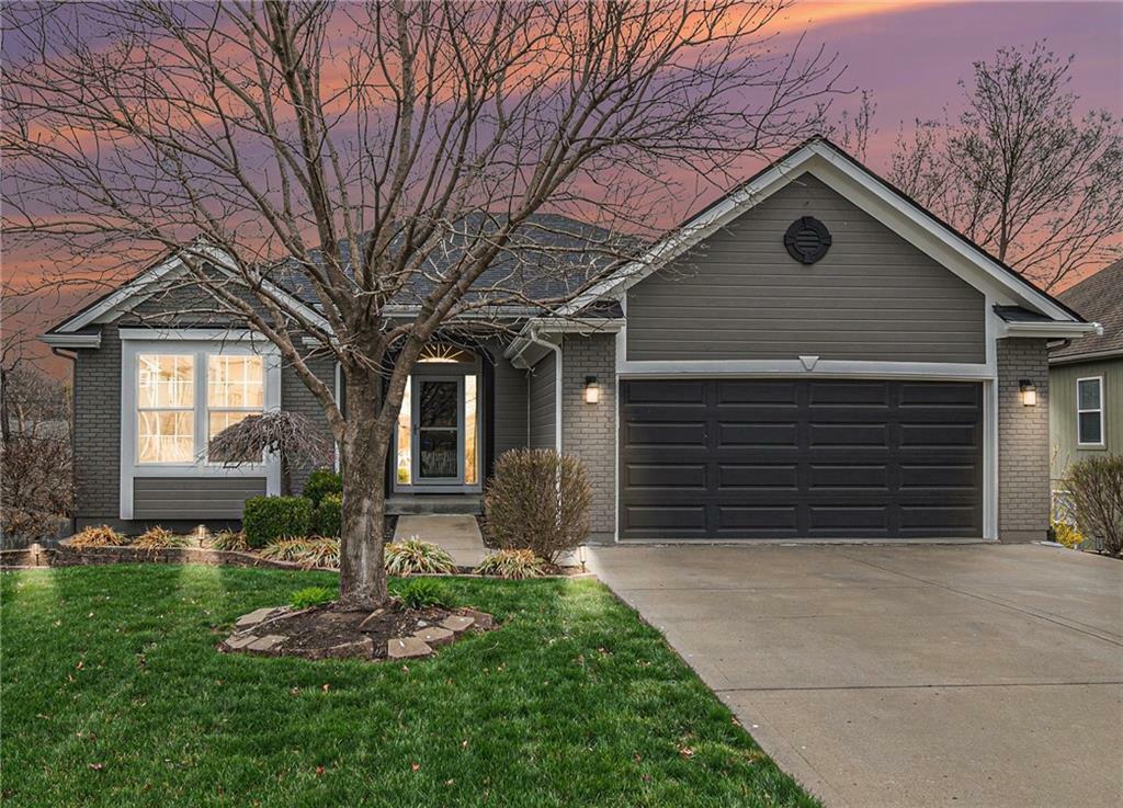 Property Photo: 103 Hampton Drive MO 64089