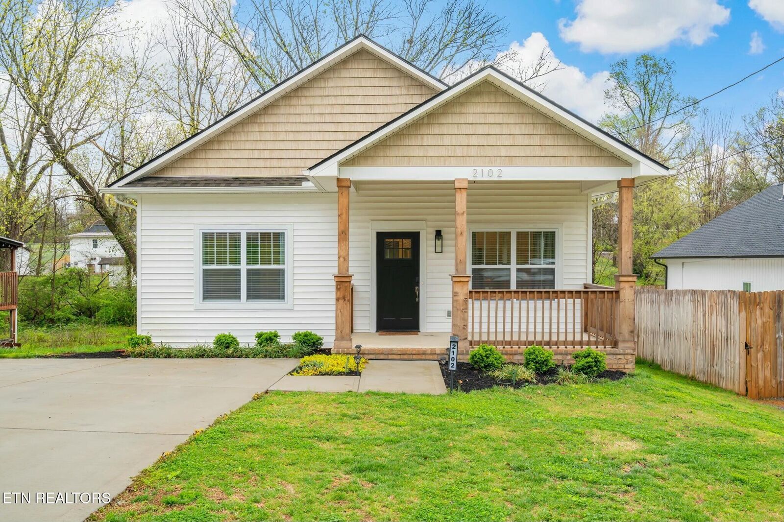 Property Photo:  2102 Bernhurst Drive  TN 37918 
