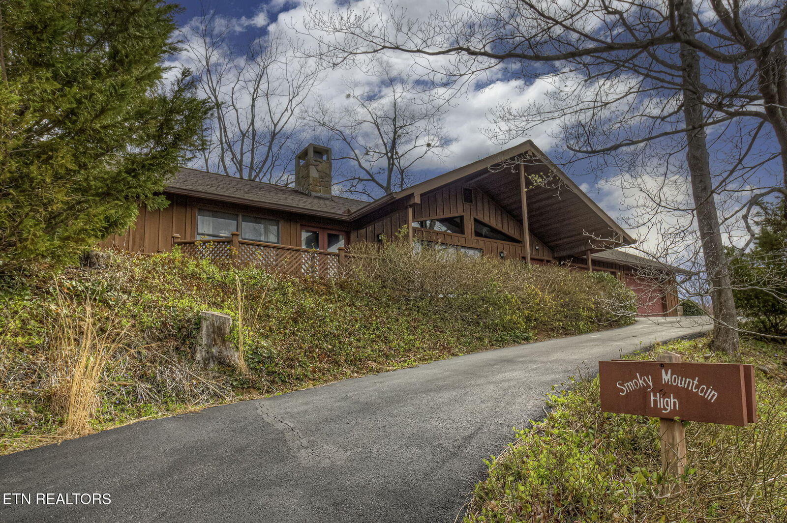 Property Photo: 845 Vixen Run TN 37738