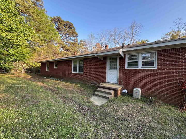 Property Photo: 836 Pine TX 75644