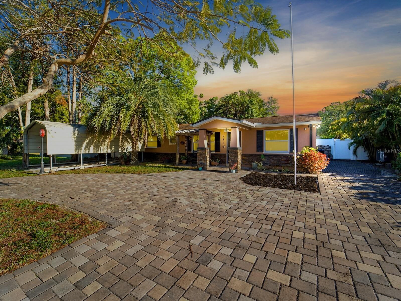 Property Photo:  6916 81st Avenue N  FL 33781 