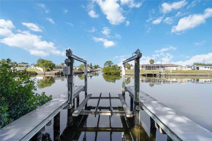 Property Photo:  108 Martin Drive NE  FL 33952 