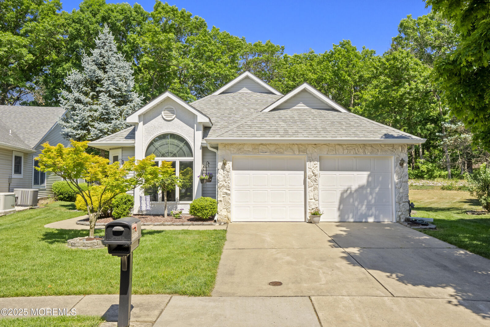 Property Photo:  2288 Tomera Place  NJ 08755 