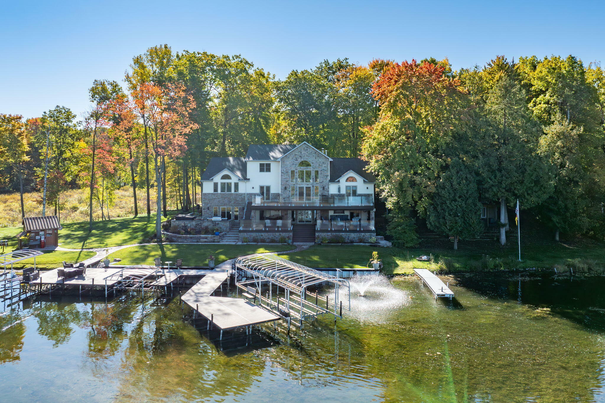 Property Photo: 8366 Lynwood Lane MI 49332