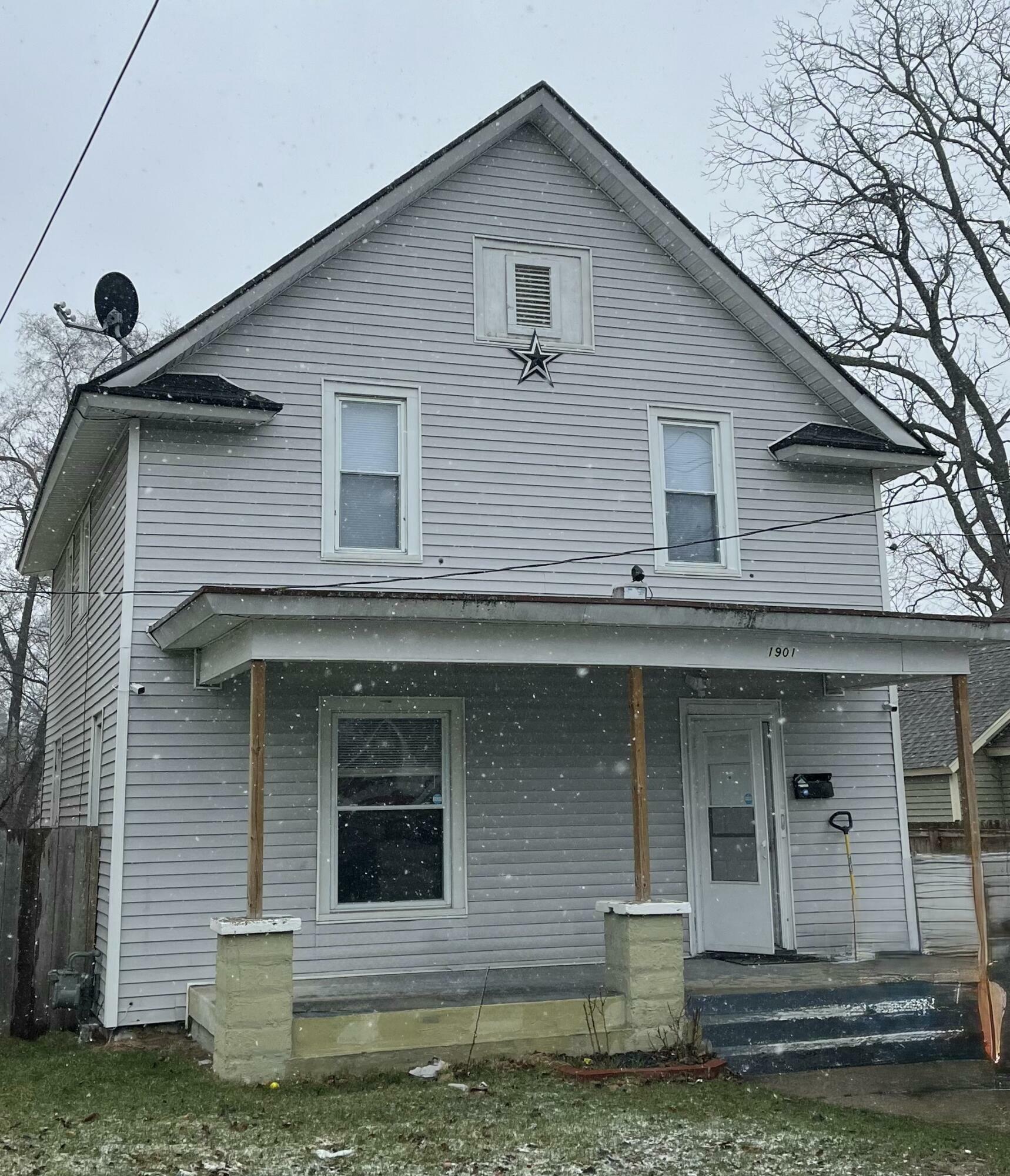 Property Photo: 1901 Palace Avenue SW MI 49507