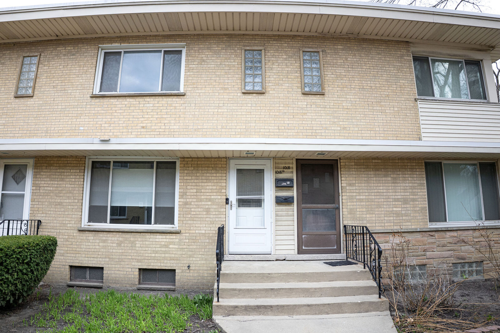 Property Photo: 1018.5 Dodge Avenue IL 60202