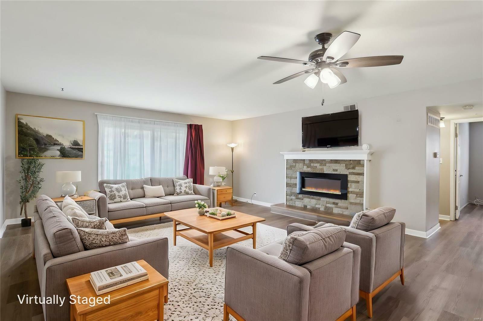 Property Photo: 1042 Lafayette Court B IL 62234