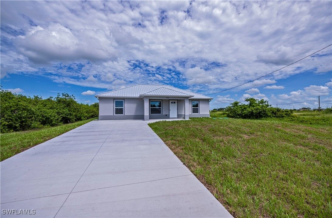 Property Photo:  3318 Clearview Circle  FL 33935 