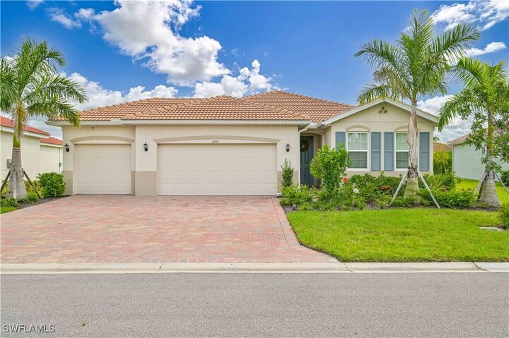Property Photo:  2916 Royal Gardens Avenue  FL 33916 