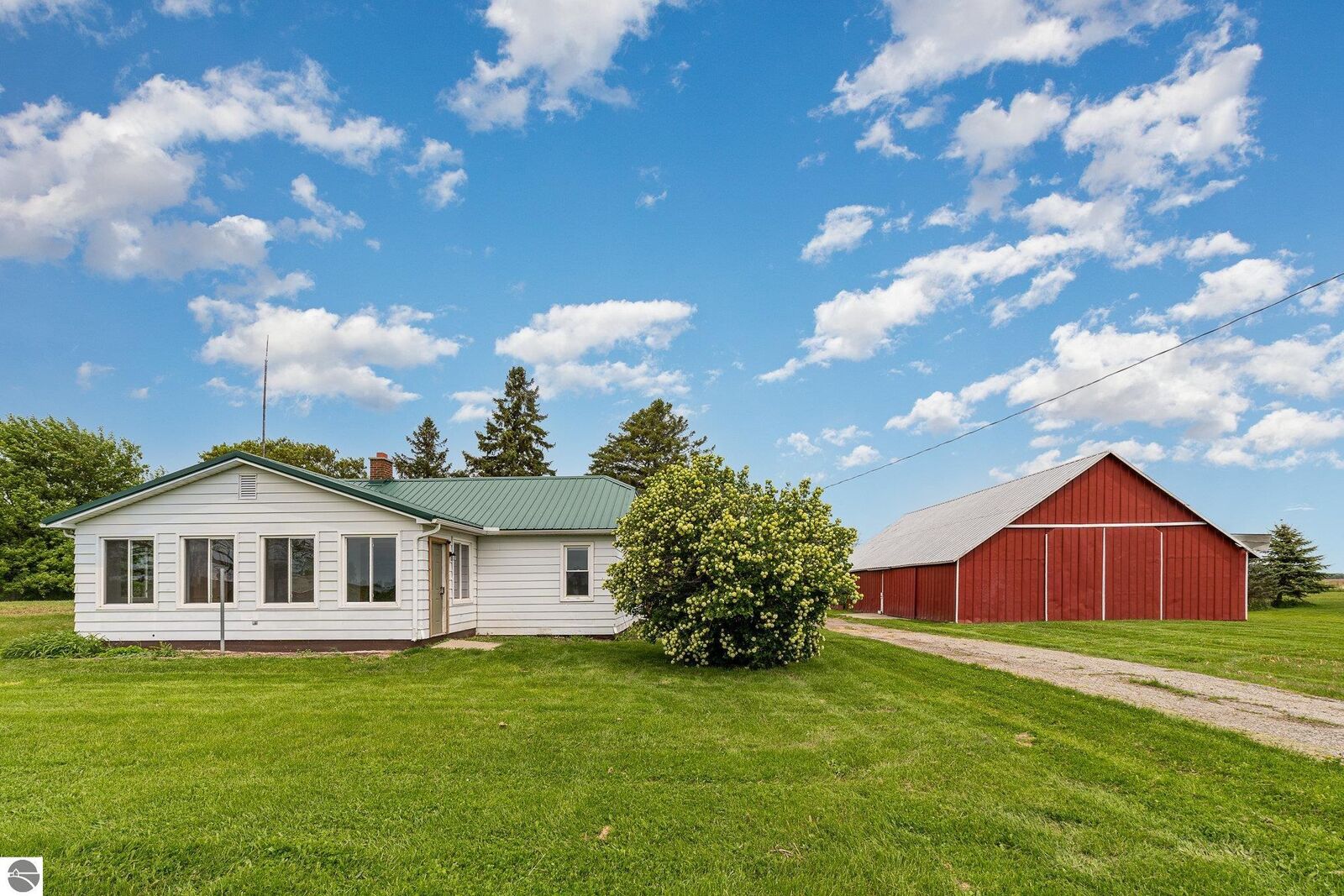 Property Photo: 7239 E Rosebush Road MI 48858