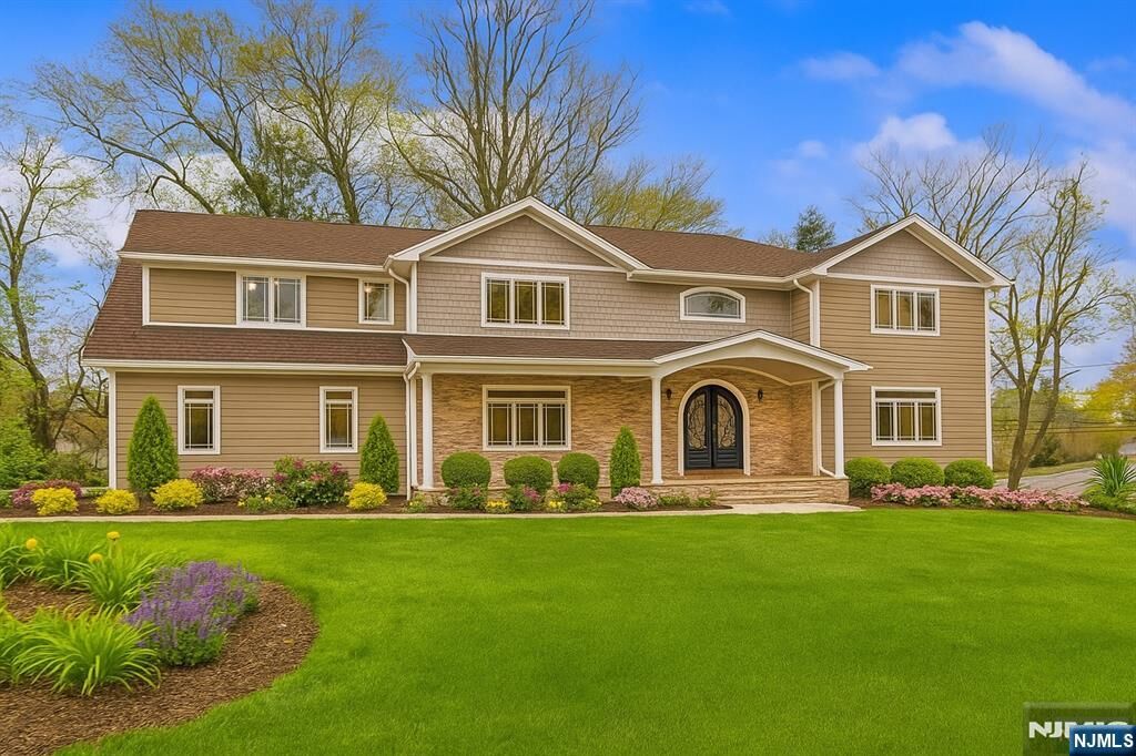 Property Photo:  15 Jones Court  NJ 07648 