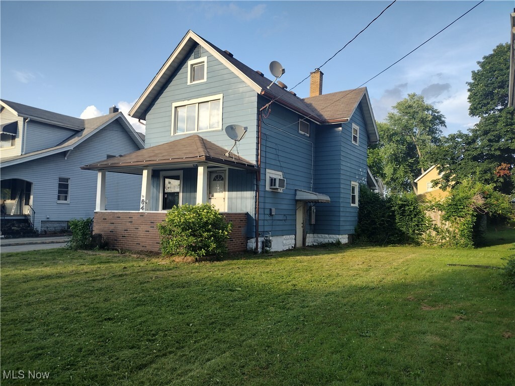 Property Photo:  64 Walnut Street  OH 44471 