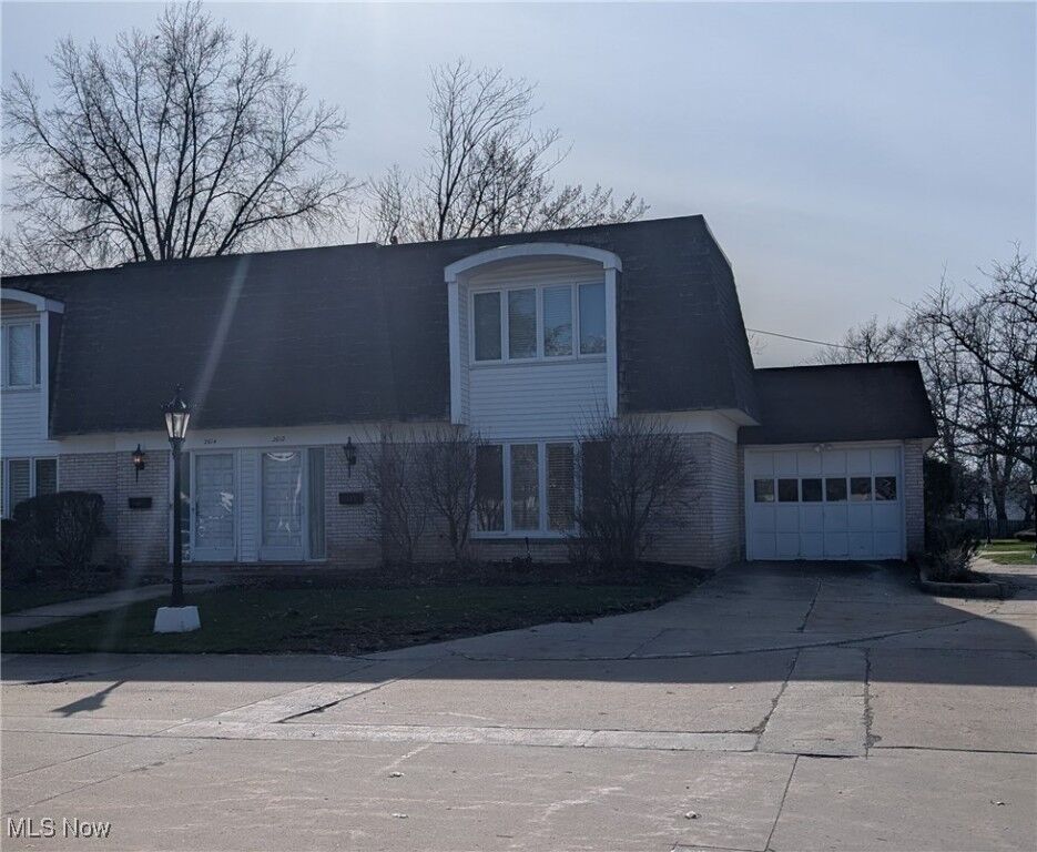 Property Photo:  2612 S Green Road S  OH 44122 