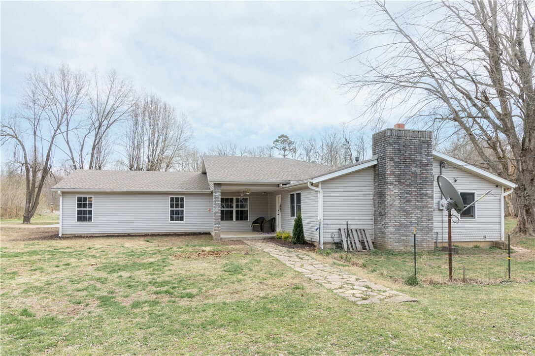 Property Photo: 13226 N Old Wire Road AR 72756