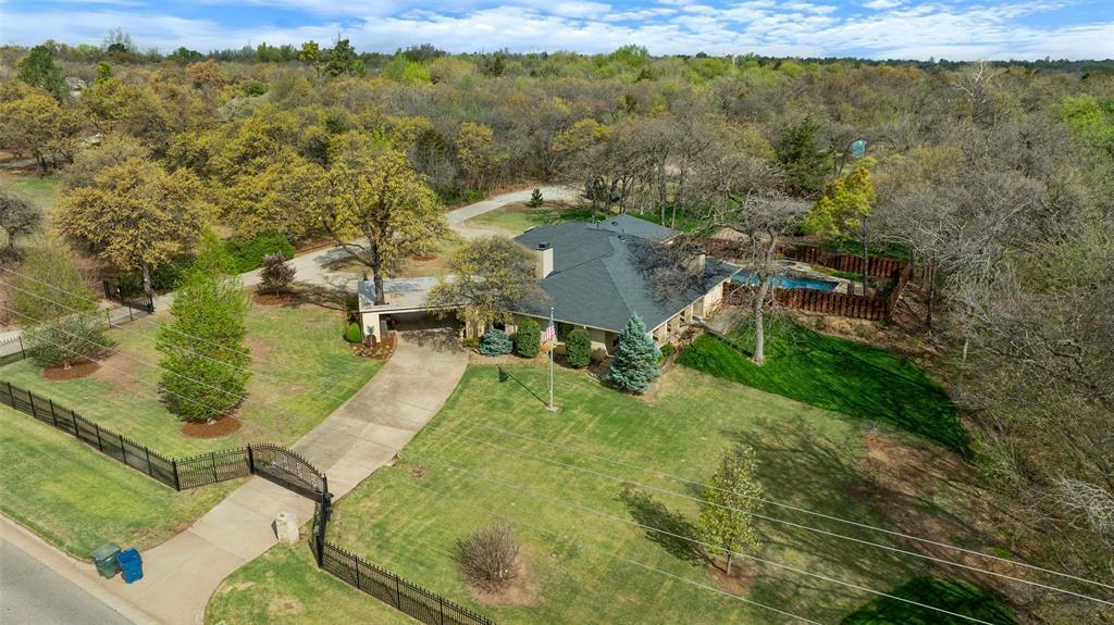 Property Photo: 3525 E Memorial Road OK 73013