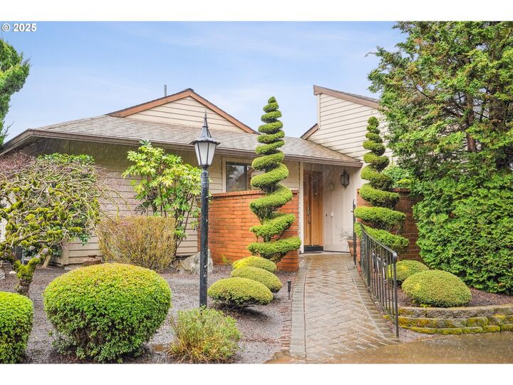 15780 SW Oakhill Ln  Portland OR 97224 photo