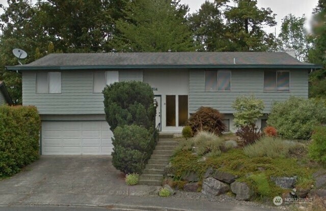 Property Photo: 2514 Whitworth Court S WA 98055