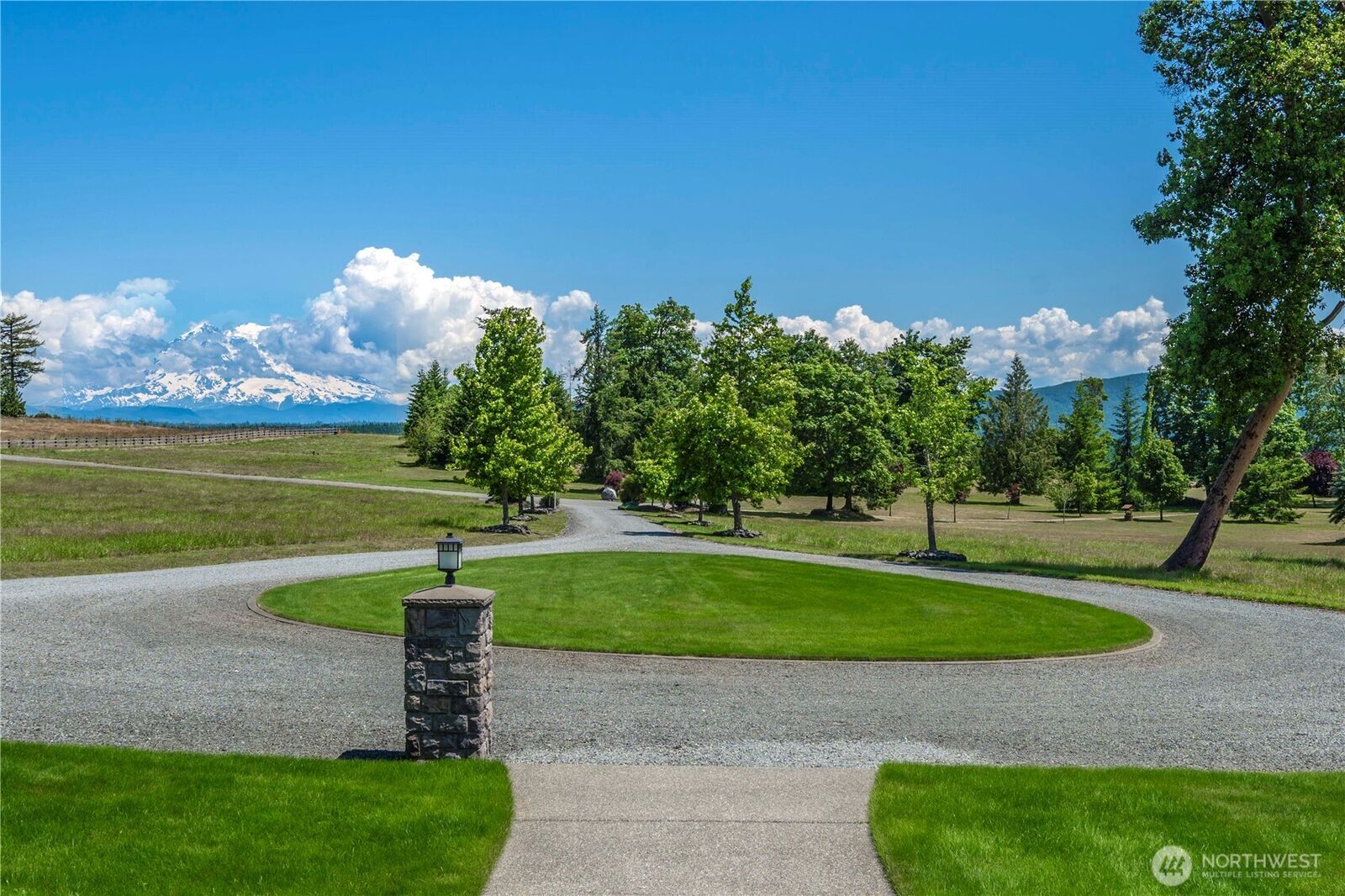 Property Photo: 44414 14th Avenue E WA 98328