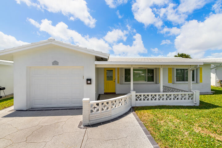 Property Photo:  2198 SW 12th Avenue  FL 33426 