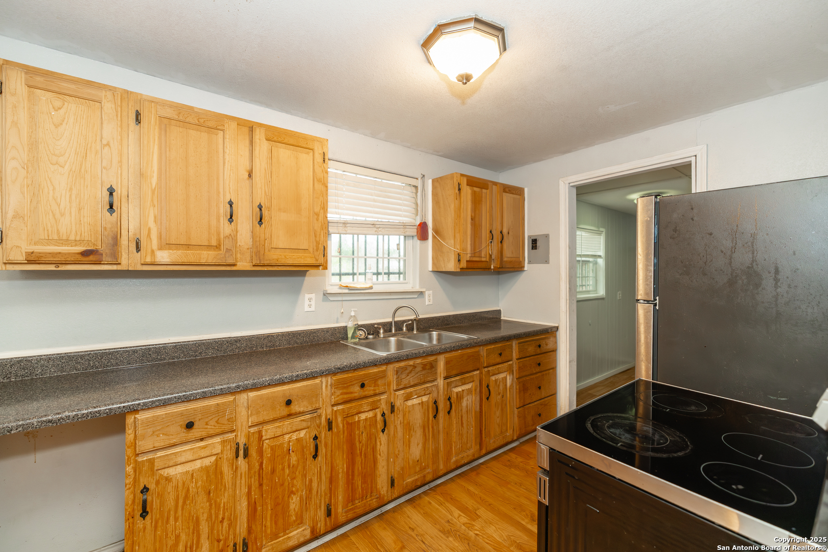 Property Photo:  525 Avenue D  TX 78065 