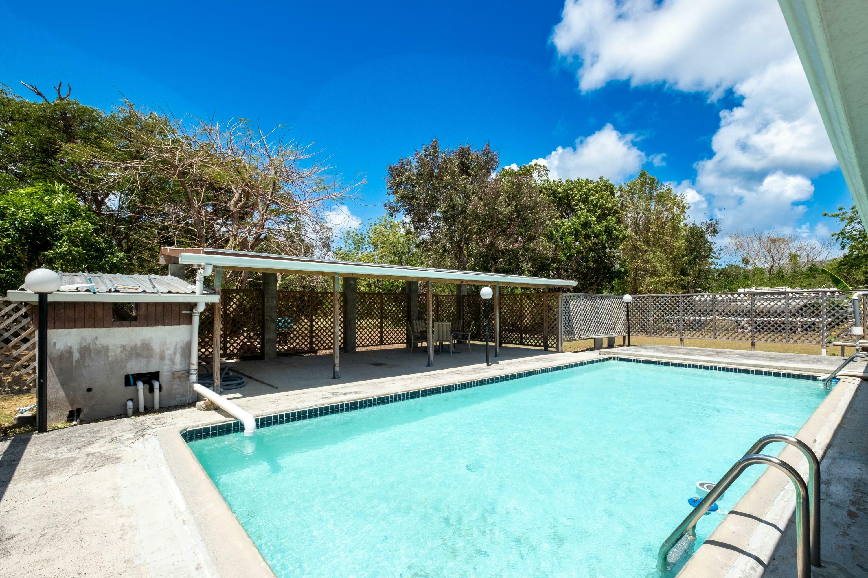 Property Photo: 98 Carlton We VI 00850