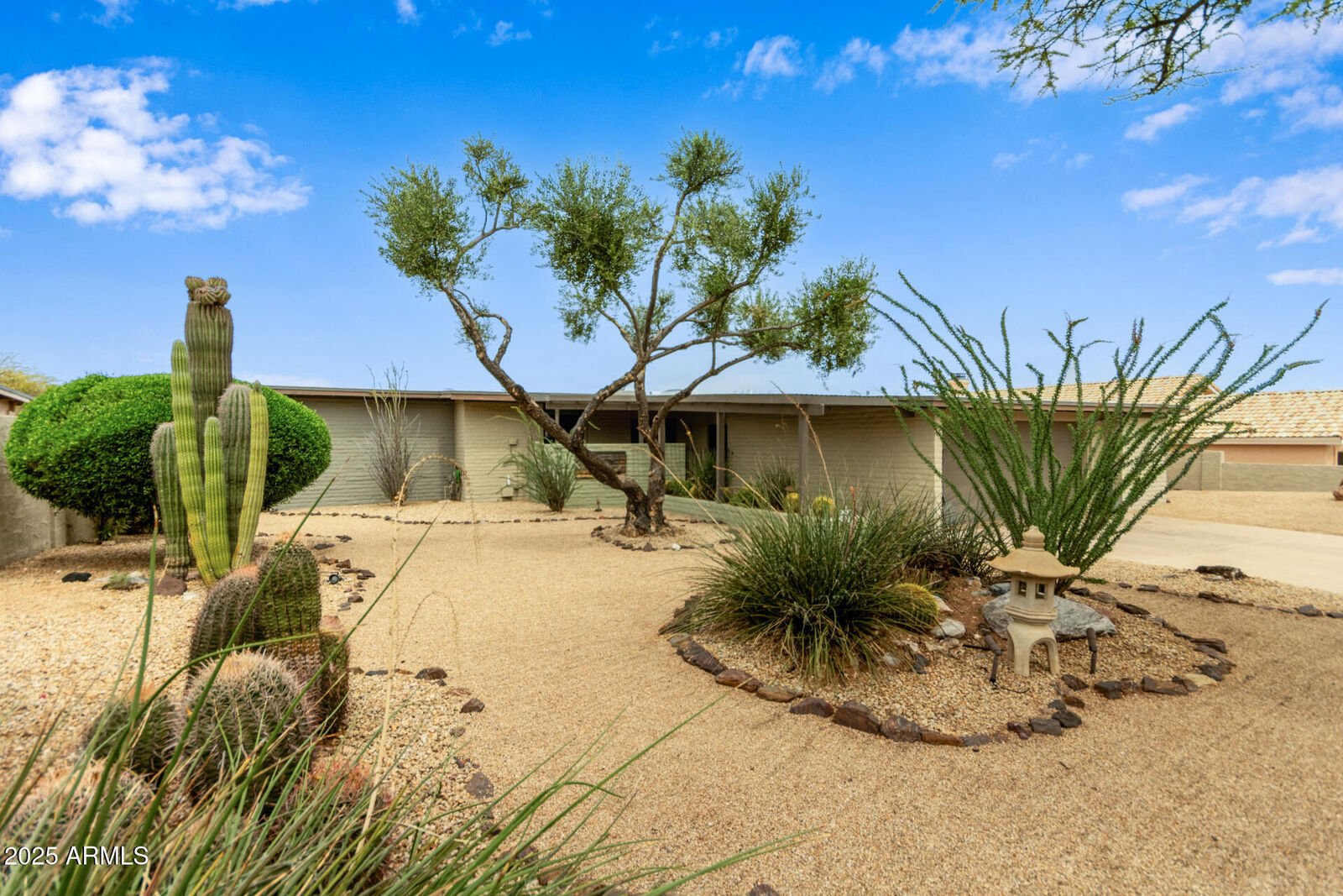 Property Photo: 17346 E Oro Grande Drive AZ 85268