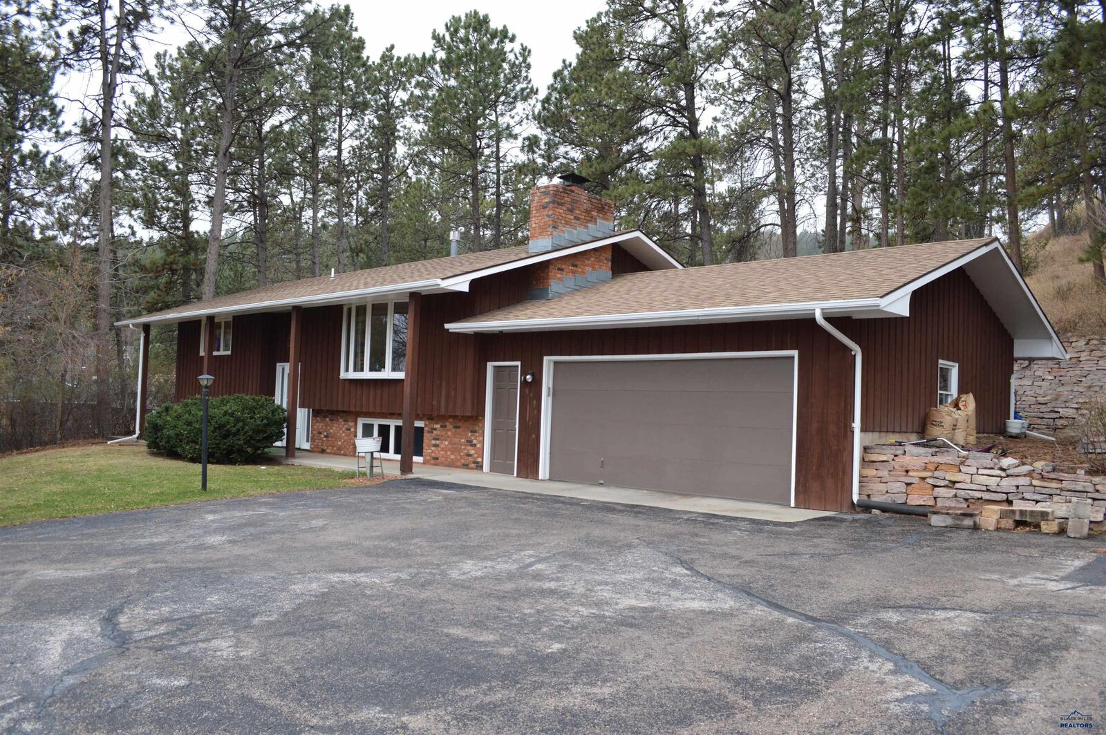 Property Photo: 1521 Forest Ct SD 57701