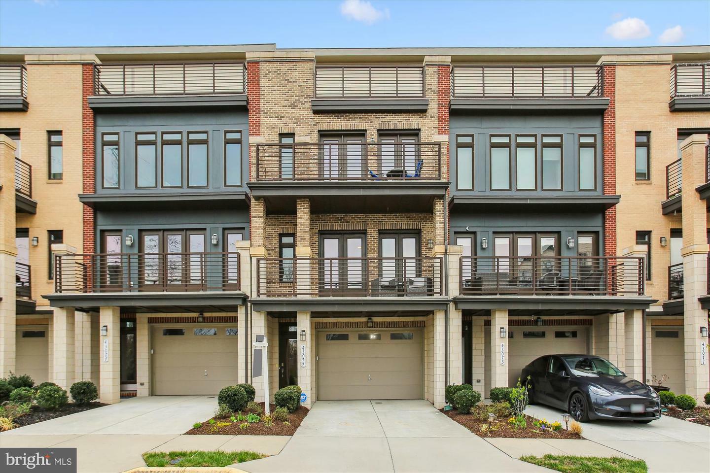 Property Photo: 43075 Track Bed Terrace VA 20147