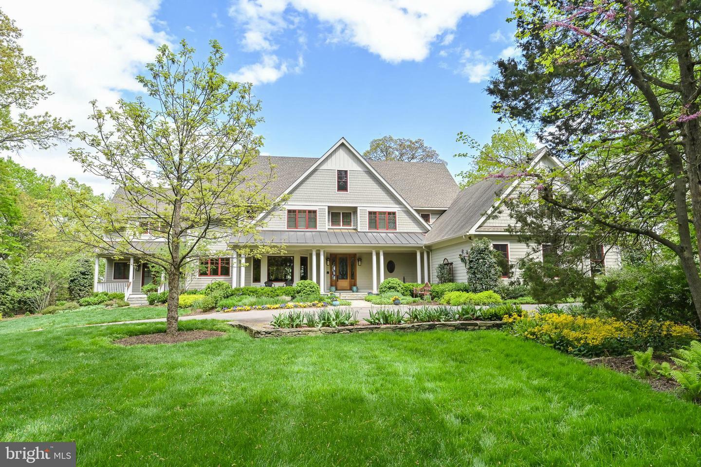 Property Photo: 11711 River Drive VA 22079