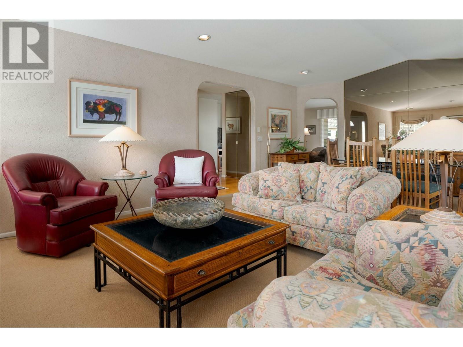 Property Photo: 595 Yates Road 404 BC V1V 1P8