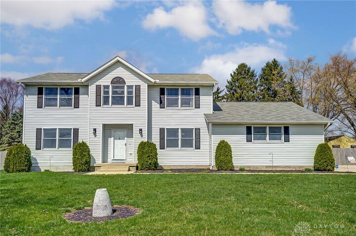 1660 Hinkle Road  Springfield OH 45505 photo