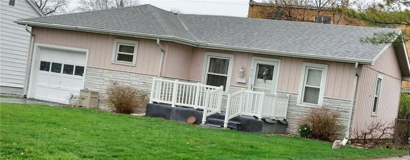 Property Photo: 315 S 22nd Place IL 62521