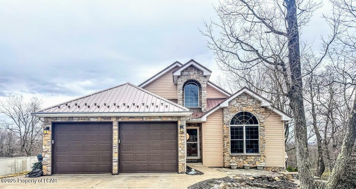 Property Photo:  31 Shinnecock Hills Lane  PA 18202 