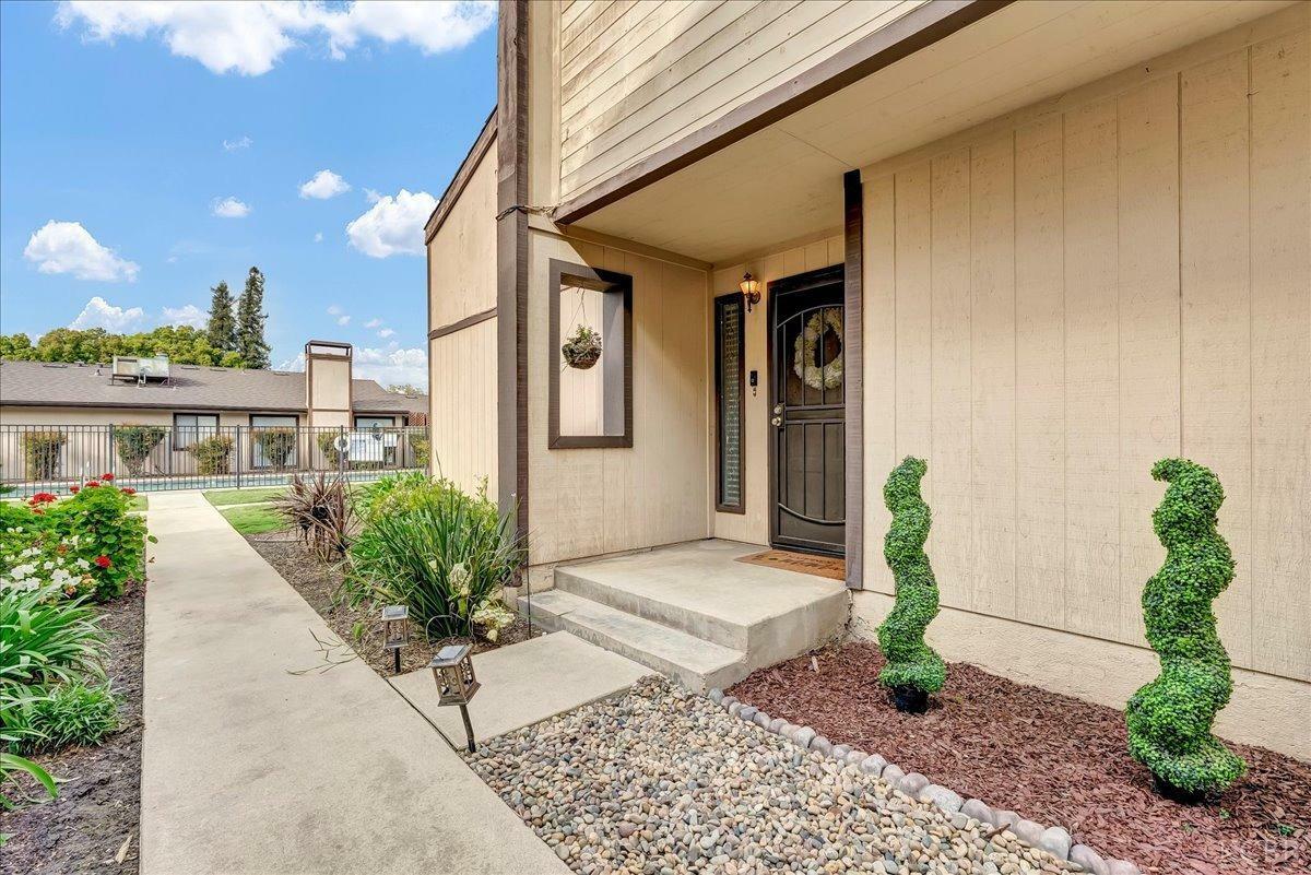Property Photo: 3719 W Hillsdale CA 93291