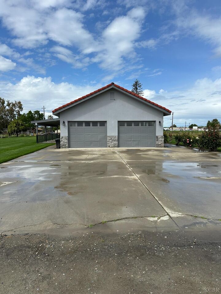 Property Photo: 9200 Highway 41 CA 93245