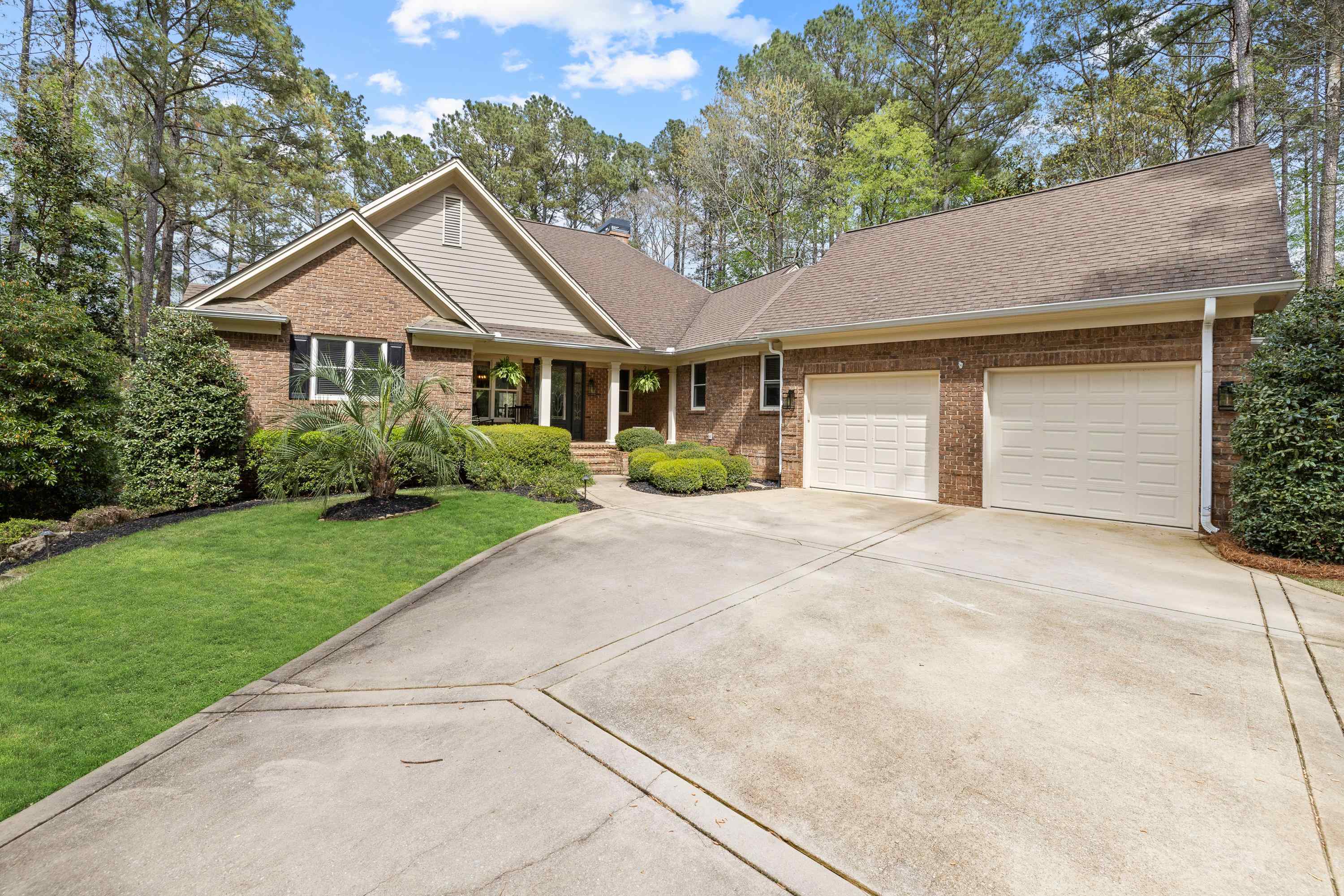 Property Photo: 2701 Parrotts Point Road GA 30642