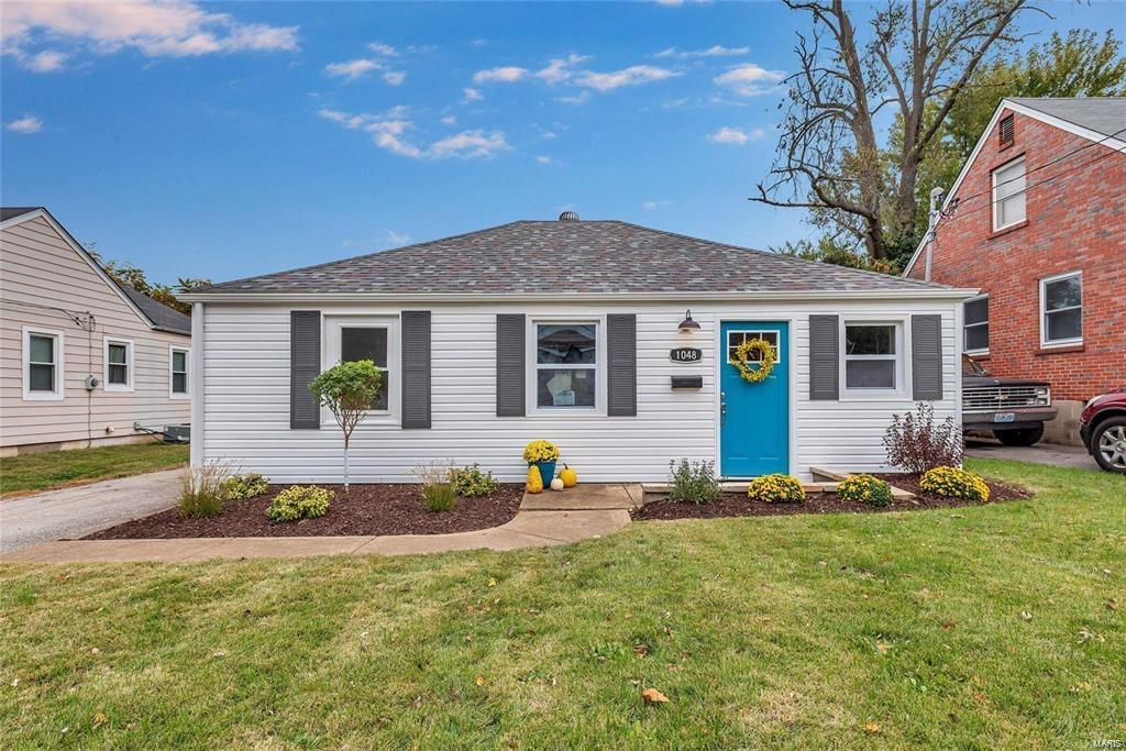 Property Photo: 1048 Charleville Avenue MO 63119