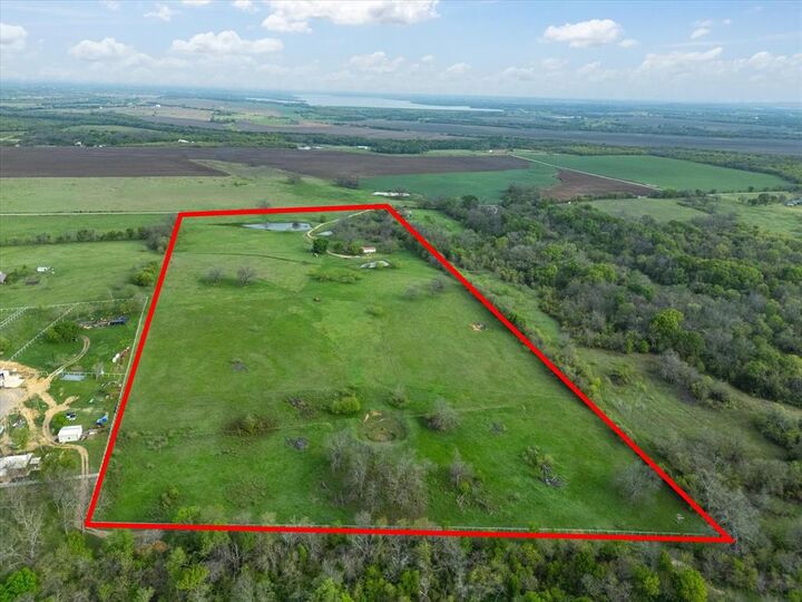 1044 Sandswitch Road  Ennis TX 75119 photo