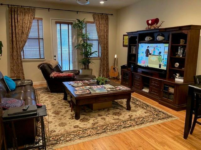 Property Photo: 3118 Ross Avenue 5 TX 75204